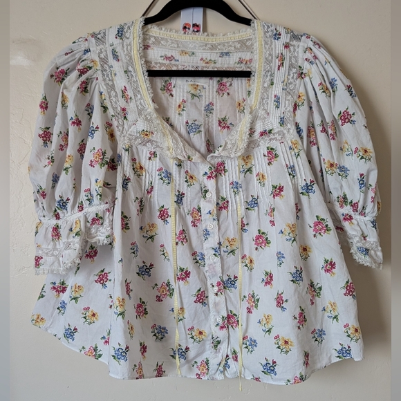 Doen White Floral Top - Picture 2 of 7